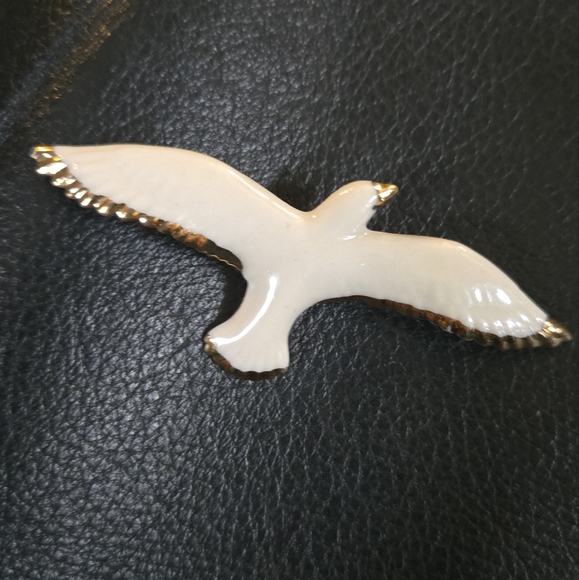 Porcelain & gold artisan seagull brooch pin - Picture 2 of 7
